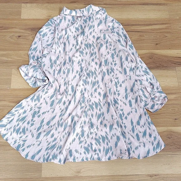 Pink and Gray Ladies Size Medium Dressy Blouse, Ladies Button Down Top - Picture 9 of 9